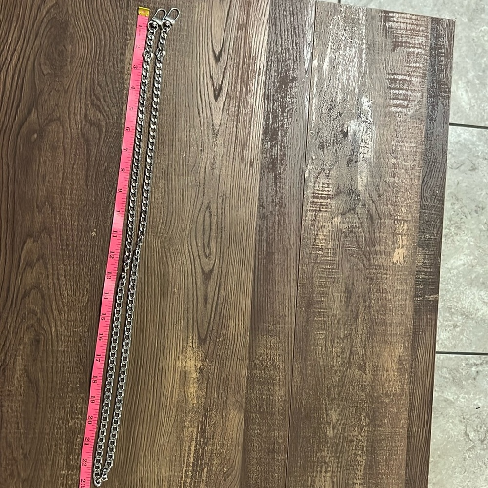 NWOT 46 inch silver toned bag chain